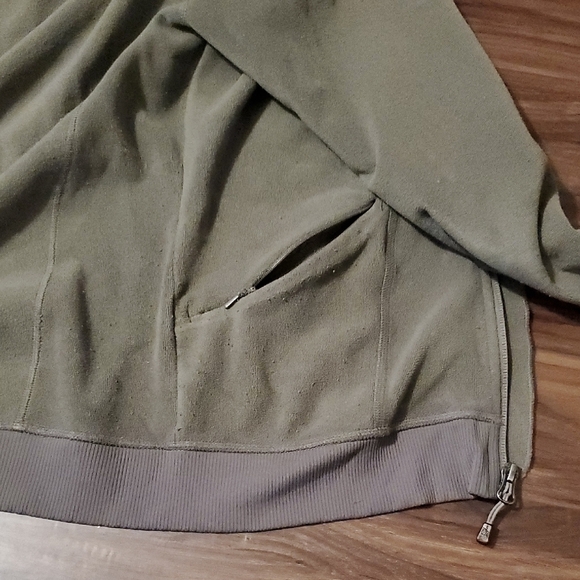 The North Face Forest Green Fleece Jacket - Picture 8 of 8